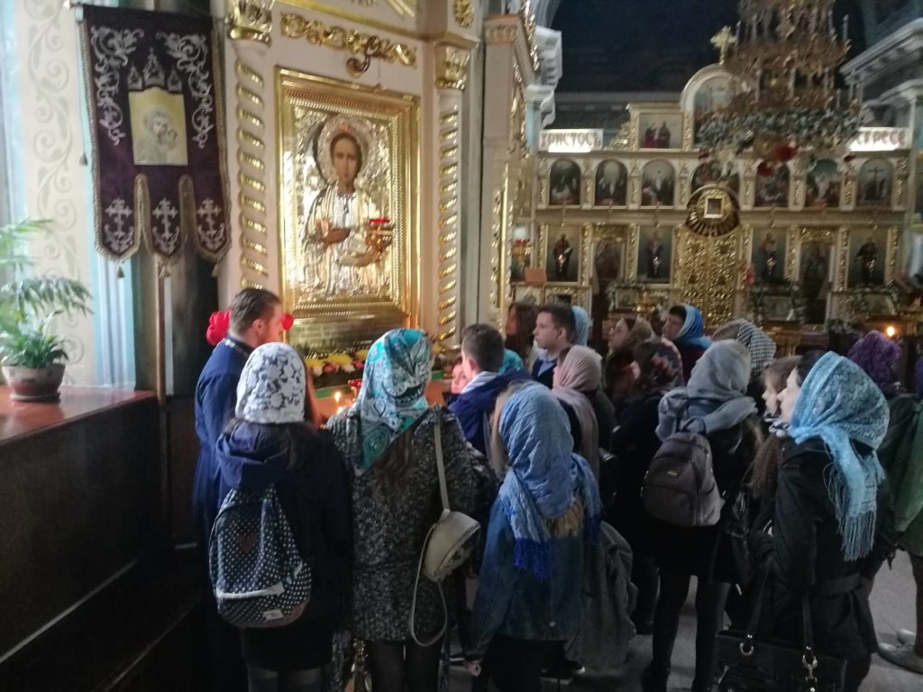 Экскурсия молодежи в Свято-Петро-Павловский собор г. Гомеля